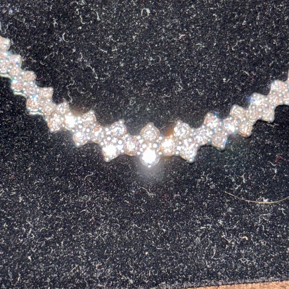 Elegant White Gold Curved Bar Necklace